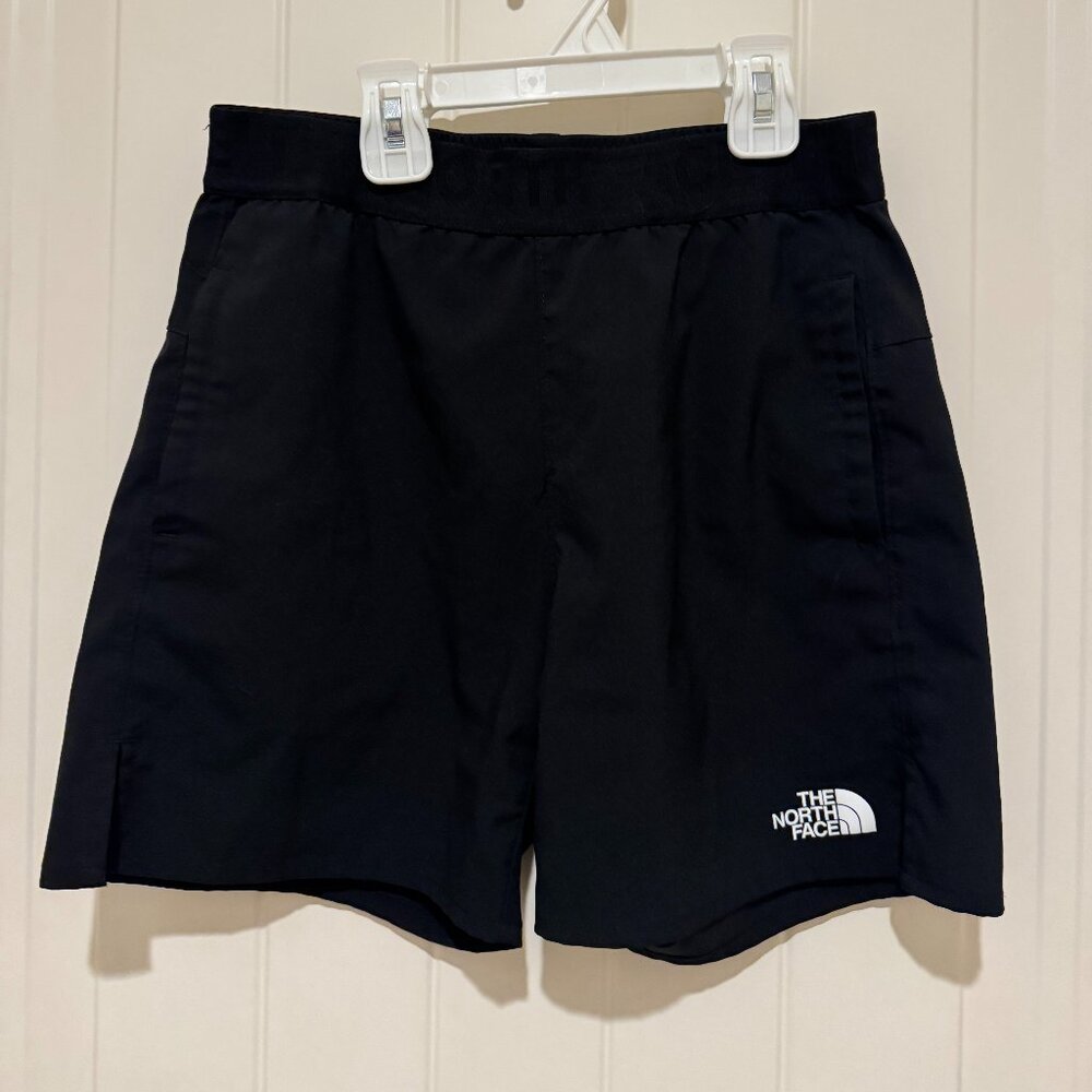 TNF The North Face Boys Black shorts size medium 10